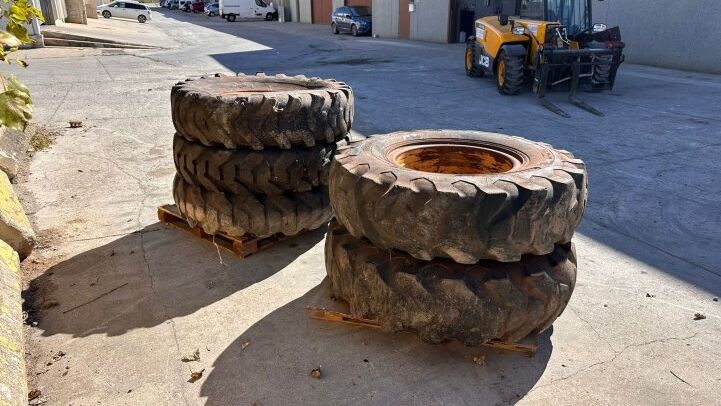 - TIRE SET 14.00-24